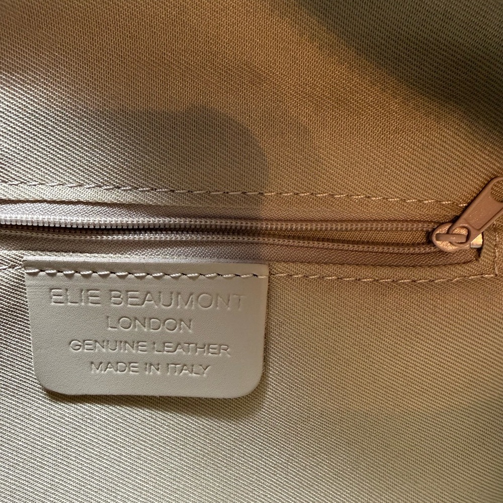 BLACK LEATHER CROSSBODY/SLING BAG
ELIE BEAUMONT - Picture 7 of 8